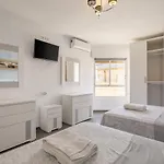 Penthouse On Locos B טורבייחה