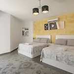 Penthouse On Locos B * טורבייחה